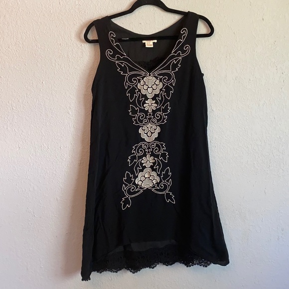 Sundance Dresses & Skirts - Sundance - Black Floral Embroidered Dress